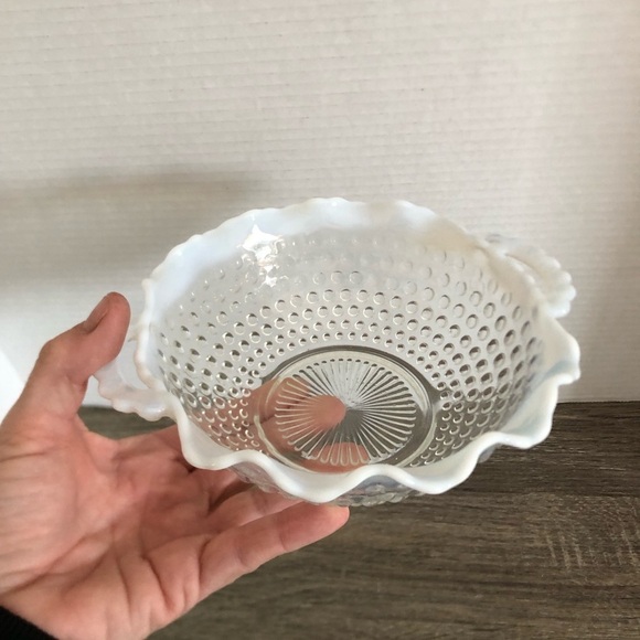 Vtg Hobnail Handled Bowl with Opal Rim - Picture 8 of 14